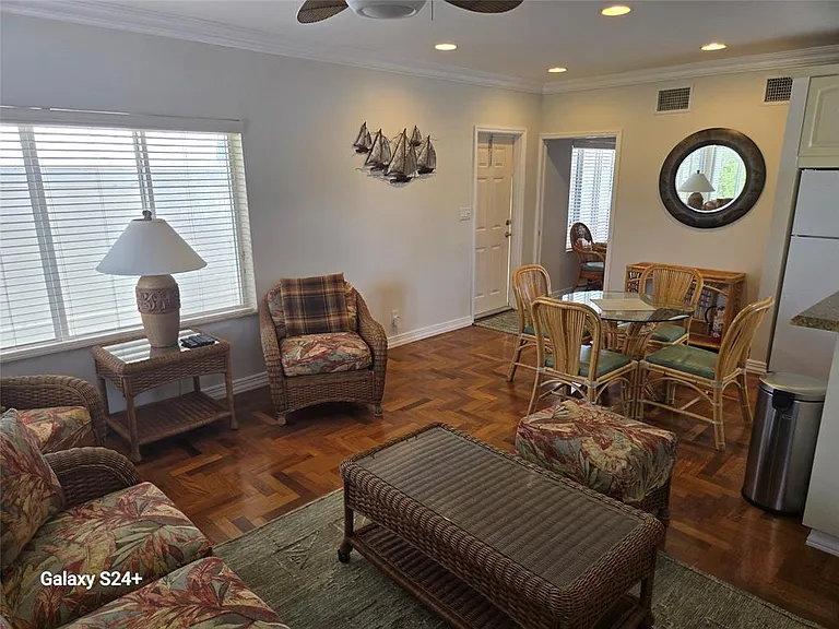 108.5 Eastlake Way #UP — Photo 13
