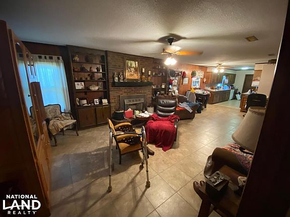 Living Room / Kitchen