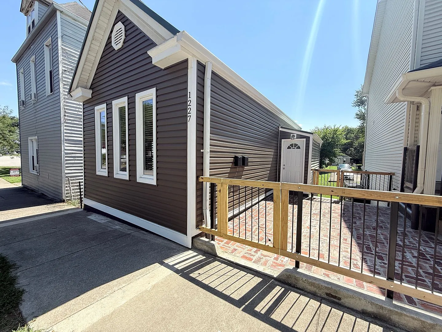 Newly renovated 1 bed 1 bath single family home — Photo 2