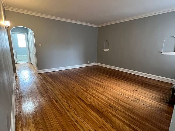 3rd image of 8004 S Eberhart Ave #8010-2B