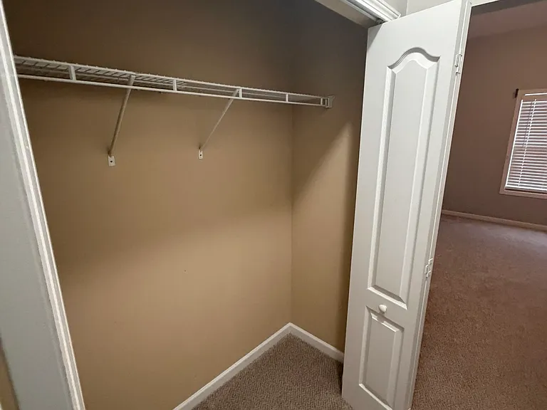 2414 Suwanee Pointe Dr — Photo 34