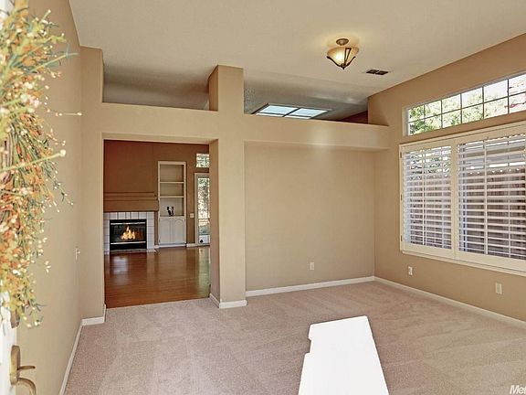 4th image of 2643 Du Pont Way
