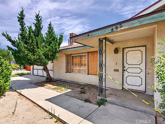 5th image of 692 S Carmalita St