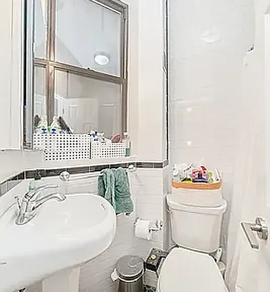 238 E 33rd St #33 — Photo 4