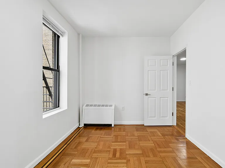 920 Riverside Dr #34 — Photo 7