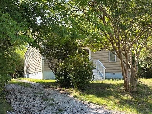 3rd image of 105 Bethune Dr