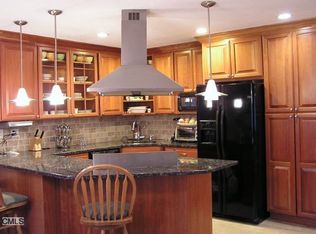 65 E Lake Rd, Danbury, CT 06811