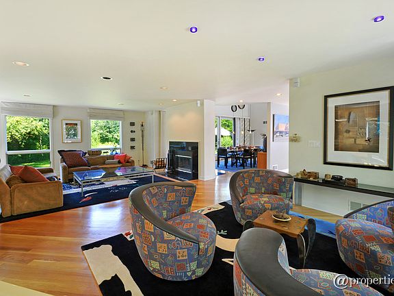 Living Room/Dining Room