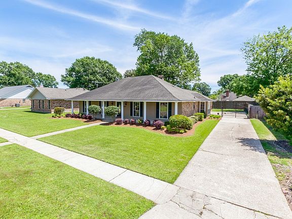 3rd image of 2103 Aspenwood Dr
