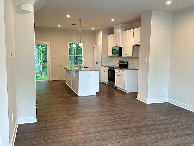 418 Big Woods Dr — Photo 3