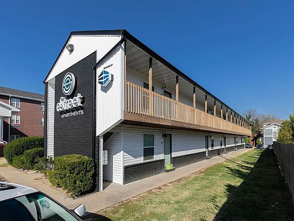 3rd image of 1147 E Elm St #8