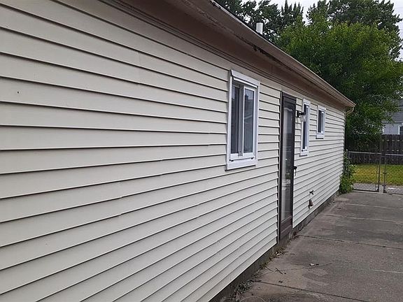 2nd image of 22425 Laukel St