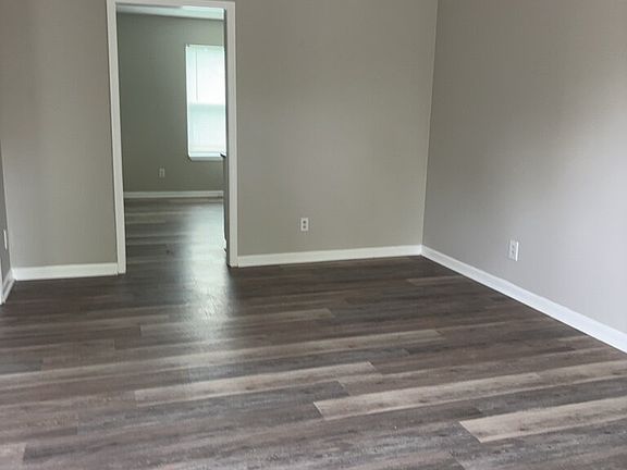 5th image of 3284 Tower Dr APT D