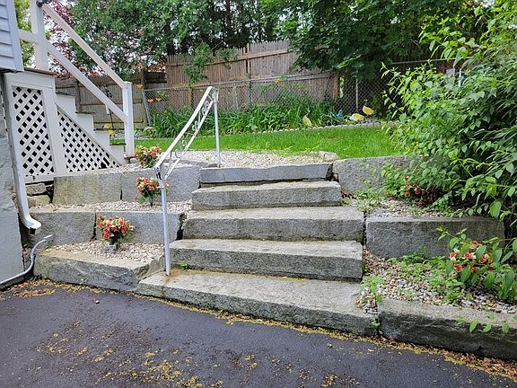 4th image of 280 Reservoir Ave