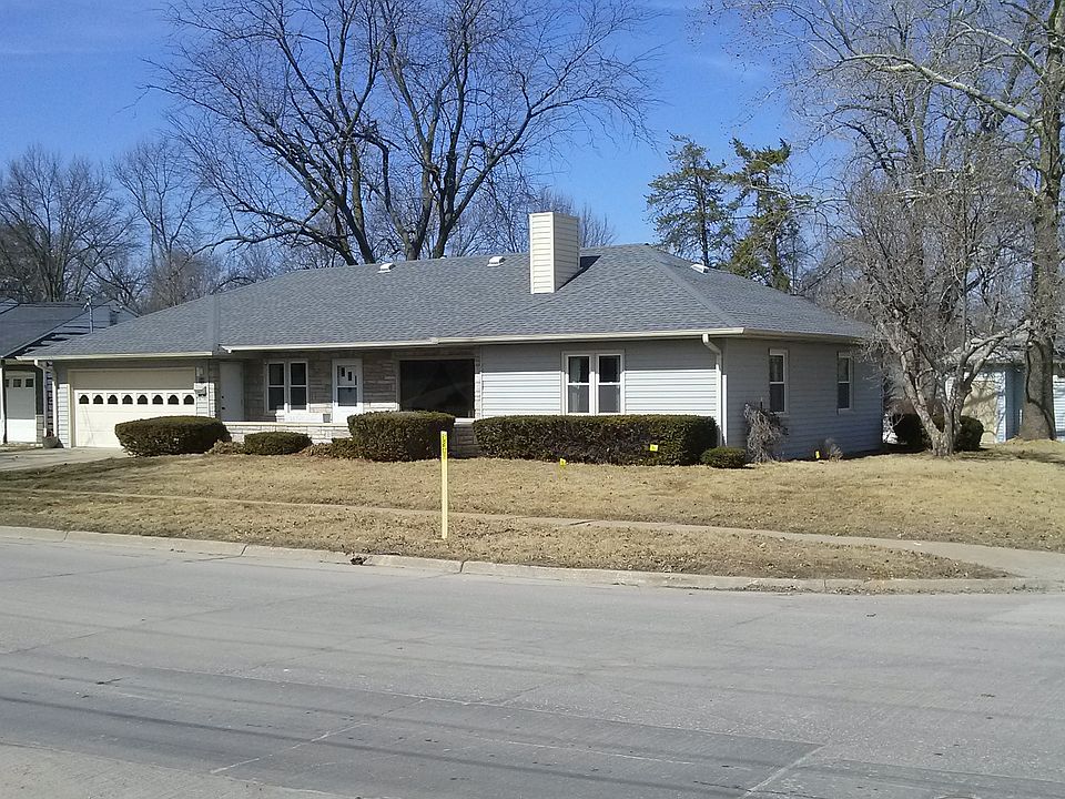1st image of 1119 3rd Avenue East