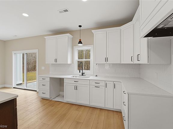 2nd image of 4656 Carpenter Rd