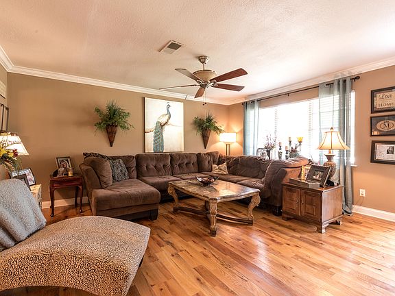 4th image of 350 Leona Dr