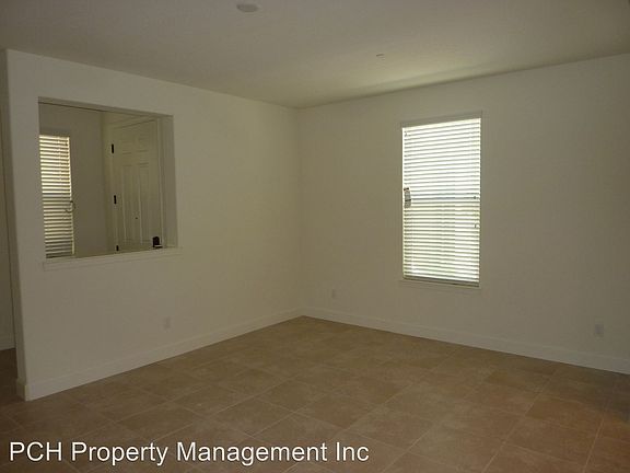 3rd image of 517 Dijon Pl
