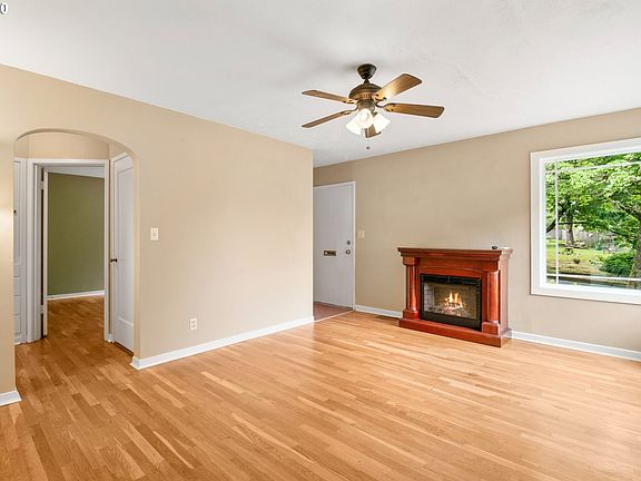 4th image of 3908 NW Grant St