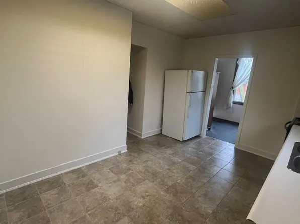 32 Lakeview Dr #2, Hamilton, ON L8E 4X2