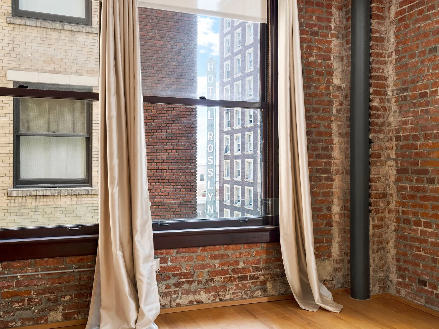 1 bed, 900 sqft, $2,400 — Photo 4