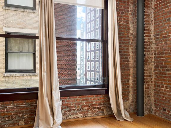 4th image of 460 S Spring St APT 512
