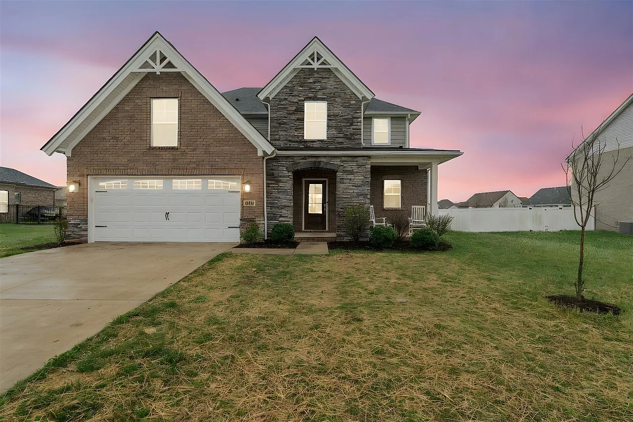 593 Montrose Dr photo 1