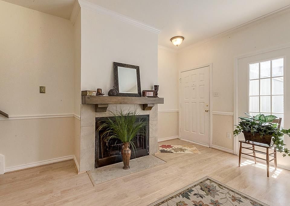 1st image of 330 Wilcrest Dr #330