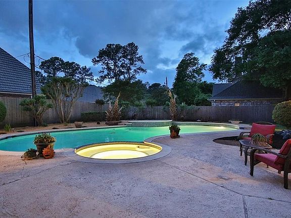 BACKYARD OASIS: There is nothing more enjoyable for Houston summers than to have your own sparkling pool in the backyard.