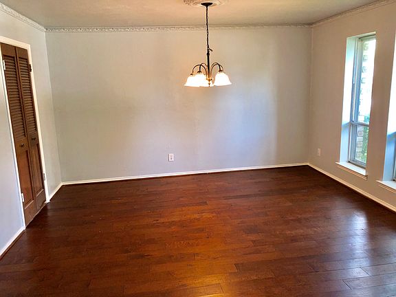 5th image of 341 Woodbrook Dr