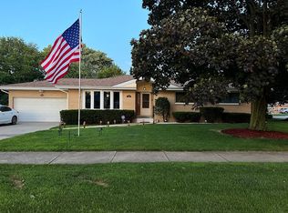 750 W Willow Gln, Addison, IL 60101