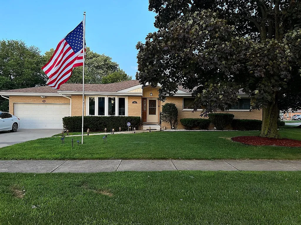 750 W Willow Gln photo 1