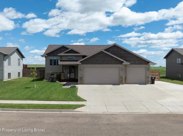 1902 4th Ave E, Dickinson, ND 58601