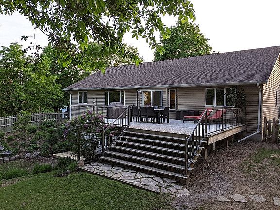 Beautiful upper and lower decks