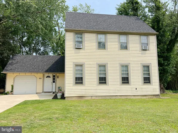 203 Spring Dr, Voorhees, NJ 08043