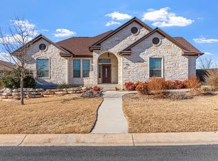 702 Northern Red Oak Ln, Fredericksburg, TX 78624