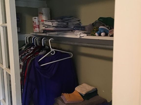 5th image of 1527 N Marshall St APT 09