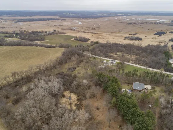 S66W28320 River ROAD, Waukesha, WI 53189