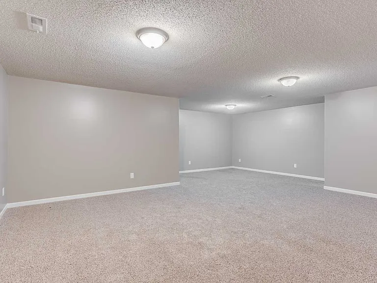 1054 E Karla Ct — Photo 23