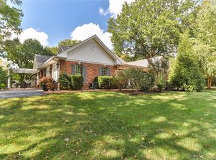 649 Flanders Dr, Saint Louis, MO