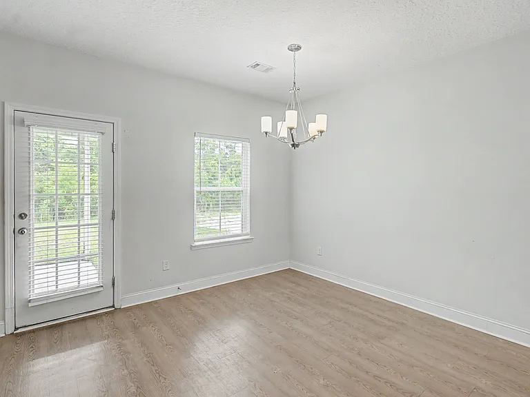 315 Grayson Ave — Photo 6