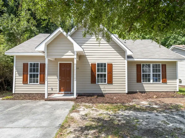 6853 Bailey Lake Rd, Fayetteville, NC 28304