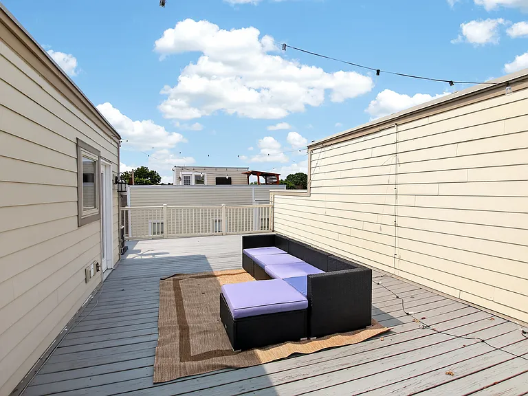 10933 Detroit Ave — Photo 26