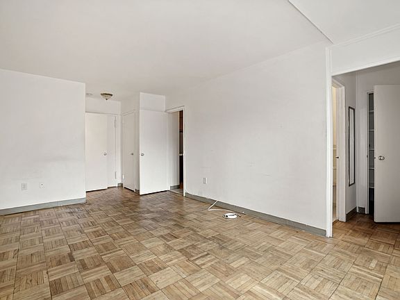 3rd image of 1121 Arlington Blvd APT 229