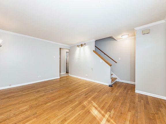 4th image of 1S218 Dillon Ln