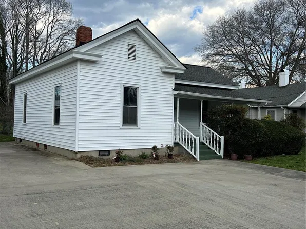 136 Whitmire St, Brevard, NC 28712