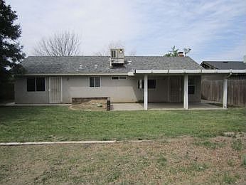 2nd image of 4305 W Tulare Ave