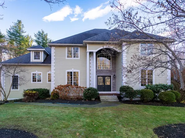 19 Patriots Road, Stratham, NH 03885