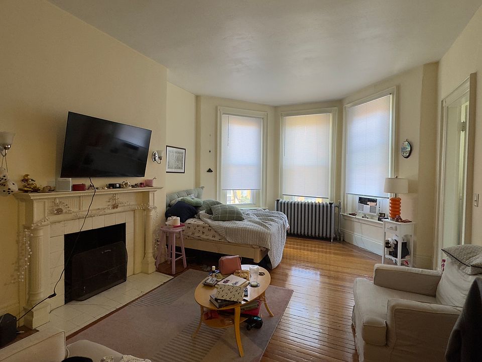 1st image of 379 Commonwealth Ave APT 7
