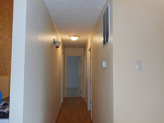 2nd image of 304 W Carolyn St